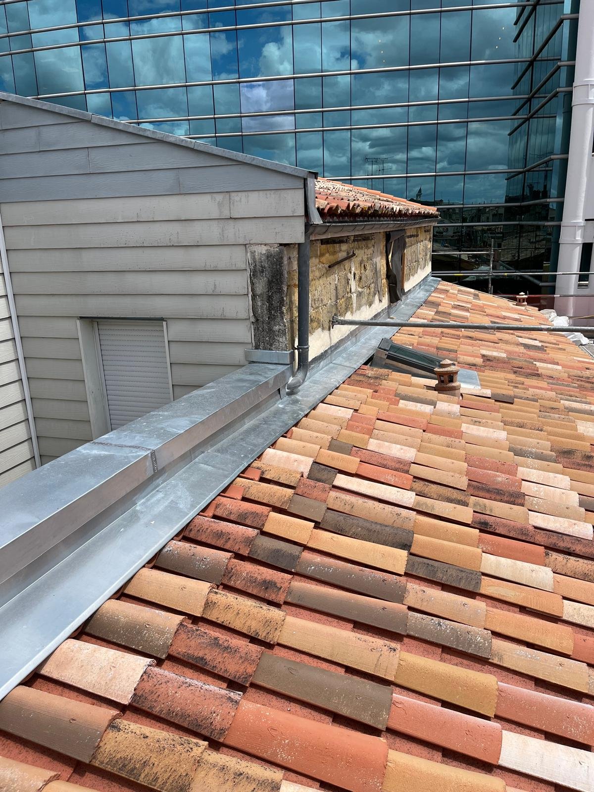 Toiture avec zinguerie zinc - KAMER HABITAT